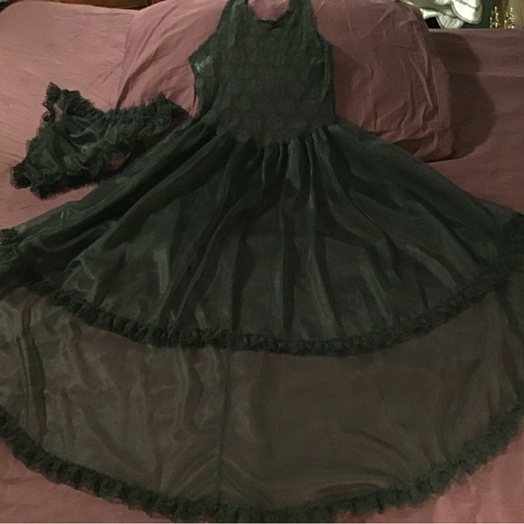 Fun Festive Nightie; Black with red bows & long back double ruffled tails. - Picture 2 of 5
